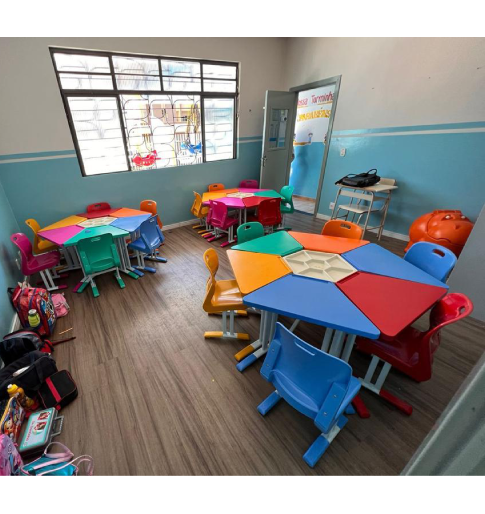 Círculo Conjunto Modular Infantil com Mesa Central